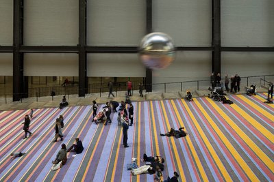 And Yet It Moves/Pound Sterling installed at Tate Modern, London, 2017.  Photo: Torben Eskerod